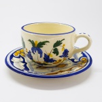 CERÂMICA - LUIS SALVADOR - Grande caneca em cerâmica vitrificada com prato. Med. 9x12 cm e 20 cm.