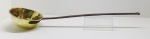 METAL - Guampa em metal dourado (polido) com cabo em ferro. Med. 68x18 cm.