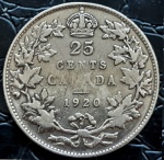 CANADA 25 CENTS 1920 PRATA .800% 5.83 GRAMAS, 23.5 MM .  VALOR ESTIMADO EM CATALOGO PARA MBC 20 DOLARES ( 116,00 REAIS )
