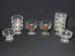 Onze (11) taças para sobremesas em vidro translúcido, sendo 5 com decoração floral branca (7 x 9cm) , 5 lisas (7 x 9cm) e 2 da Sorveteria Itatiaia (10 x 10cm).