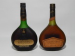 Duas (2) garrafas lacradas de brandy armagnac: a) Napoleon, da Janneau, 750mL. b) Cles des Ducs VSOP, 750ml. Sem garantias da integridade do líquido.