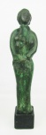 C. Fernandez - Escultura em bronze, representando "Maternidade". Base em granito. Alt. total 45,5 cm.