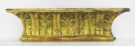 Antigo fragmente de igreja em madeira dourada e entalhada com folhas e arcos. Pequenas perdas. Med. 17x55x13,5 cm.