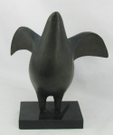 Ceschiatti - Escultura em bronze patinado representando "Pombo". Apresenta assinatura e marca de fundição. Base em mármore. Alt. total 35cm.