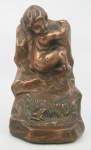 S. Morani - Grupo escultórico capeado em cobre representando "Criança e o sapo". Assinada no verso. Alt. 18,5cm.