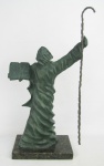 Zafira Nigri - Escultura em bronze patinado, representando "Moisés". Base retangular em mármore rajado. Assinada no verso. Alt. total 55,5cm.