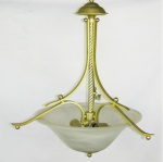 Luminária de teto para 3 luzes, em metal patinado de dourado, com cúpula em vidro foscado. Alt. 63cm.