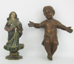 Duas imagens:a) Nossa Senhora - Imagem miniatura do Séc. XIX, em madeira policromada. Alt. 14,5cm. b) Menino Jesus - Imagem em madeira, circa 1900. Alt. 17cm.