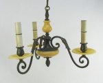 Lustre, anos 60, para 3 luzes, em baquelite e metal. Metal com marcas do tempo. Med. 25,5x38cm.