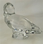 Baccarat - Escultura francesa em grosso cristal, na forma de pato. Marca da Cristallerie Baccarat - La tour d'Argent na base. Med. 13x14cm.
