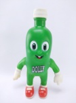 Dolly - Boneco Promocional Original do Refrigerante Dolly, sendo o Dollynho, medindo 17,5 cm de altura, conservado