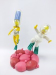 Action Figure Homer e Marge  Simpson - Manufatura MC Farlane, Serie 1 '' Na barriga do patrão'' medindo 19 cm de altura - The Simpsons, obs: faltando uma parte do capacete da Margie, item conservado. conforme fotos