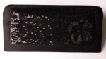 Carteira feminina de laço e Paetes preto com 10 cm x 26 cm.