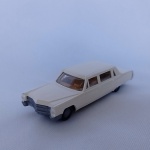 Cadillac - Linda miniatura na escala HO ou 1/87, famosa pelas maquetes de trem e ferromodelismo. Fabricada pela Praliné na Alemanha Oriental