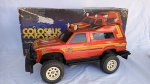 Brinquedo antigo ESTRELA - Lindo carro pick up de controle remoto Colossus - Na caixa original (com desgastes do tempo, principalmente no isopor. Funcionando e completo. tem um trincado na parte de trás da capota e um dos dentes de encaixe está quebrado. Opção de tração nas 4 rodas ou em 2. A caixa mede aproximadamente 55cm de comprimento.