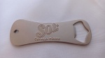 Abridor de garrafa promocional da empresa de cerveja SOL. Mede 10cm de comprimento