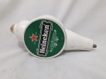 Alavanca de Chopeira Cerveja Heineken, 16 x 7,3 x 5,2 cm. Apresenta marcas de uso.