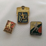 8. (3) Pins de corrida da URSS.