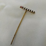 MILITARIA (R027)  - PIN REVOLUÇÃO CONSTITUCIONALISTA DE 32 - APRESENTA AS CORES DA BANDEIRA PAULISTA.