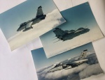 MILITARIA - Lote com quatro fotos originais do caça A1 da Força Aérea Brasileira, reveladas em papel fotográfico, medindo 30 x 20 cm cada.