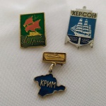 14. (3) Pins da URSS celebrando os feitos da Marinha Soviética.