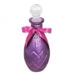Grande perfumeiro em vidro purple com tampa lapidada estilo diamante e ornamentos delicados e singelos.