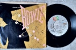 DAVID BOWIE - Let's dance / Cat People Compacto 1983 IMPORT USA MUITO BOM ESTADO. Compacto importado americano com capa disco em muito bom estado. Pequena marca de caneta no Rotulo lado A e na capa.