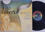 JOÃO GILBERTO Interpreta Tom Jobim LP 80's EXCELENTE ESTADO. LP Gravadora EMI 80's. Capa e disco em excelente estado.