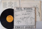 Neil Young With Crazy Horse  Zuma LP Brasil 1976 Encarte MUITO BOM ESTADO. LP Edição Brasileira 70's Gravdora Reprise. Disco em muito bom estado , com riscos superficiais. Capa Laminada em estado regular , com amassos e tem um corte colado na conta-ca de 15cm. Inclui raro Encarte.