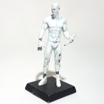 X-MEN - MARVEL - Figura em chumbo do personagem Homem de Gelo da série X-Men, peça original Marvel. Medindo 8,5cm de altura. Obs: possui desgaste na pintura.
