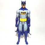 BATAMAN - DC - MATTEL - Figura articulada em plástico e vinil da série Batman, peça original Mattel. Medindo 30cm de altura.