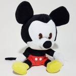 TURMA DO MICKEY - DISNEY - Figura em pelúcia do personagem Mickey da série Turma do Mickey, peça original Disney. Medindo 29cm de altura.