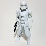 STAR WARS - HASBRO - DISNEY - Figura articulada em plástico do personagem Trooper, peça original Hasbro. Medindo 13cm de altura.