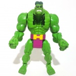 HULK - MARVEL - TOY BIZ - Figura articulada em plástico transformer do personagem Hulk que vira réptil, peça original Toy Biz. Medindo 15cm de altura. Obs: pequena perda no acabamento (foto 3).