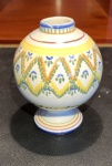 CERÂMICA VITRIFICADA PORTUGUESA - CARVALINHO. VASO EM FORMATO GLOBULAR DE PEQUENAS DIMENSÕES. MEDIDA; 8A.