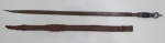 Antigo punhal nordestino em grande dimensão,  feito em aço carbono com cabo decorado e bainha em couro, med.71 centímetros.