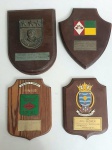 Quatro placas militares de honrarias,  a maior med.  18 x 13 centímetros,.