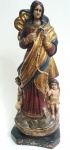 IMAGEM SACRA- Imaginário representando NOSSA SENHORA DESATADORA DE NÓS, peça executada em gesso e policromada, med. 37 centímetros.