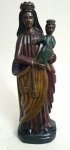IMAGEM SACRA-  Imaginário representando NOSSA SENHORA COM MENINO JESUS,  peça executada em madeira policromada, med. 31 centímetros.