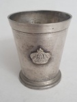 TÂNIA BULHÕES -  copo em prata 90 decorado com coroas, med.  9 x 7 centímetros.