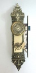 Antiga fechadura da marca Pado em metal reforçado com lindo trabalho estilo neoclássico, med. 35x 7x