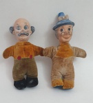 Dois antigos bonecos com corpo em tecido e cabeça de borracha, o maior med. 24 centímetros.