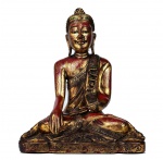 BUDDAH - Representação de Buddah em bloco único de madeira maciça finamente entalhada com profusa decoração em vermelho e dourado. Escultura templária e decorativa. Fina reprodução ao gosto do artesanato religioso Birmanês.  Séc XX. Med. 42 x 36 x 24 cm . (medidas totais). Marcas do tempo. Desgastes e pequenas faltas. Coleção Particular Rio de Janeiro/RJ.