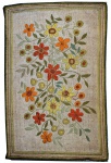 Sem assinatura aparente . Antiga decorativa tapeçaria feita à mão , tear sobre juta. med . 139 x 92 cm. Marcas do tempo. presença de mancha . Forro precisa ser substituído.