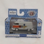 M2 VW Kombi Delivery Van, 1960, entrega de produtos de pintura, 2018, acrílico e embalagem originais lacrados, 1/64