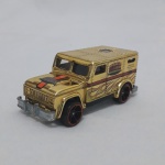 Hotwheels Hummer Blindado, transporte , Dourado com rodas vermelhas, Mattel Malasya, 1996, 7,2 cm