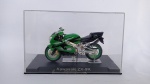 Moto ou motocicleta em miniatura diecast modelo Kawasaki ZX-9R - Na embalagem original - Fabricada na escala 1/24