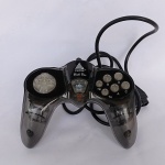 Controle tipo video game para computador fabricado pela Clone - Sem teste de funcionamento