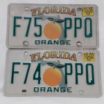 Lindas placas americanas sequenciais  de automóvel do estado da Florida, F74PPQ e F75PPQ, Condado de Orande,,  medindo 15,5 x 30,5 cm, cada
