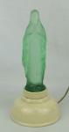 Nossa Senhora do Rosário - Luminária de mesa em vidro fosco, no tom verde. Base em metal na cor creme. Apresenta minúscula batida interna. Alt. total 28 cm.